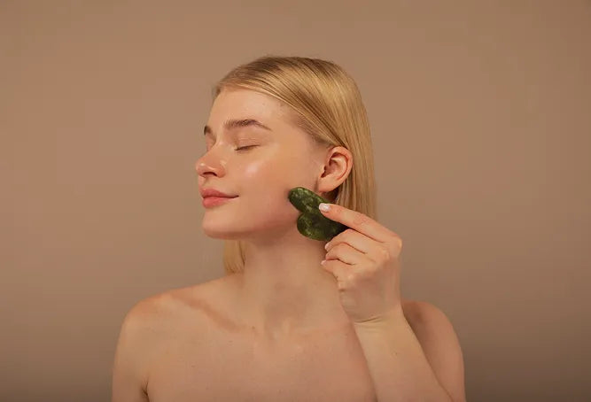 Gua Sha Double Menton Avant/Après : Résultats Réels en 8 Semaines
